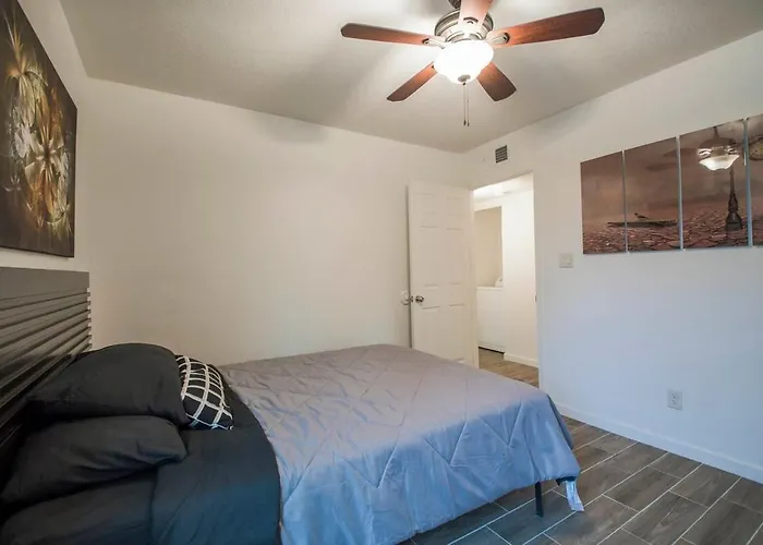 34a Modern 1bd W Heated Pool *