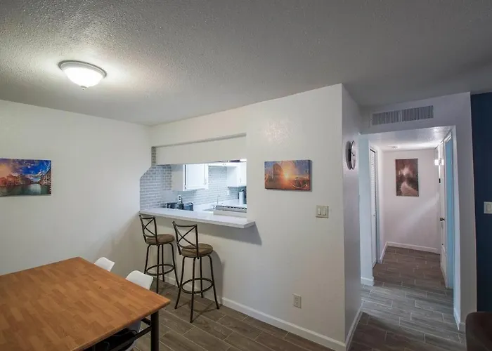 34a Modern 1bd W Heated Pool *